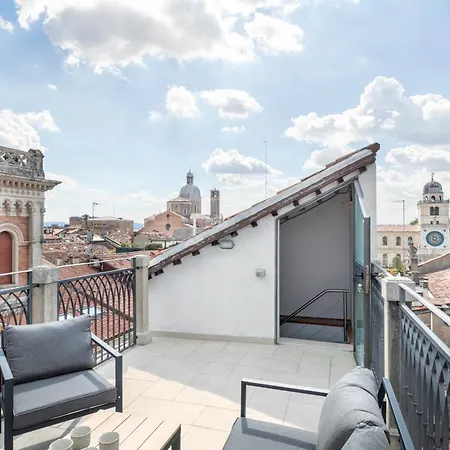 아파트 La Terrazza Sulle Piazze - Centro Storico *