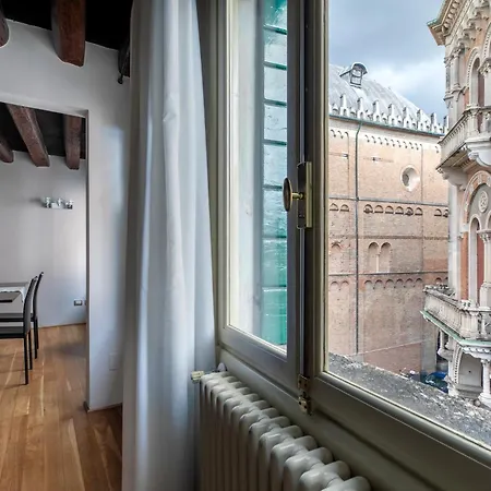 La Terrazza Sulle Piazze - Centro Storico 아파트