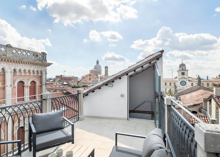 Апартаменты La Terrazza Sulle Piazze - Centro Storico *