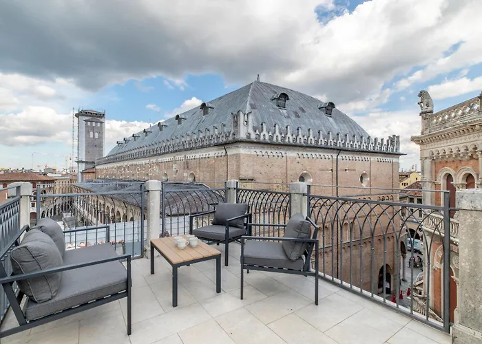 La Terrazza Sulle Piazze - Centro Storico Апартаменты *