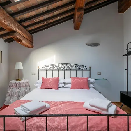 Daire La Terrazza Sulle Piazze - Centro Storico *