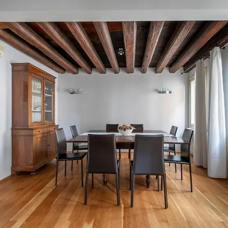 Daire La Terrazza Sulle Piazze - Centro Storico *