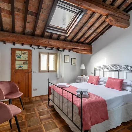 Daire La Terrazza Sulle Piazze - Centro Storico *